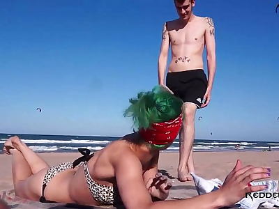 Punk slut fucked on the beach - Brandy Moloka